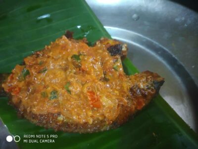 Fragrant Banana Leaf-Baked Fish with Coconut Milk - Plattershare - Recipes, food stories and food lovers Khaira fish with coconut milk