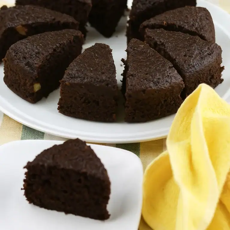 Apple Banana Cocoa Cake: A Deliciously Moist & Wholesome Treat - Plattershare - Recipes, food stories and food lovers Apple Banana Cocoa Cake: A Deliciously Moist & Wholesome Treat