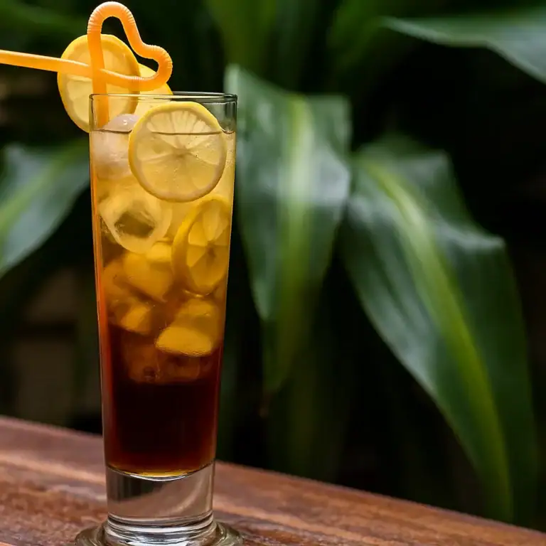 Classic Long Island Iced Tea Cocktail Recipe - Plattershare - Recipes, food stories and food lovers Classic Long Island Iced Tea Cocktail Recipe