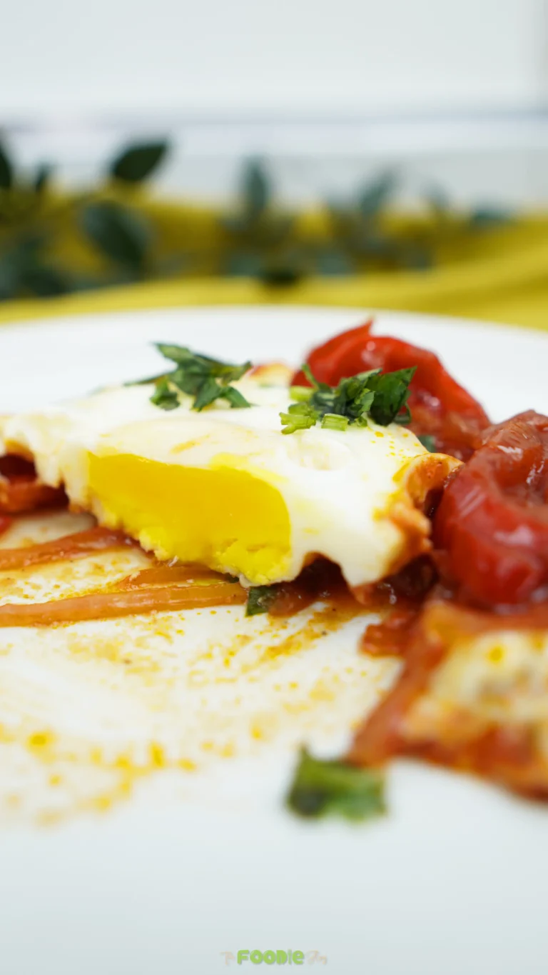 Shakshuka Recipe - Easy One-Pan Eggs in Tomato Sauce - Plattershare - Recipes, food stories and food lovers Shakshuka Recipe - Easy One-Pan Eggs in Tomato Sauce - Plattershare - Recipes, food stories and food lovers