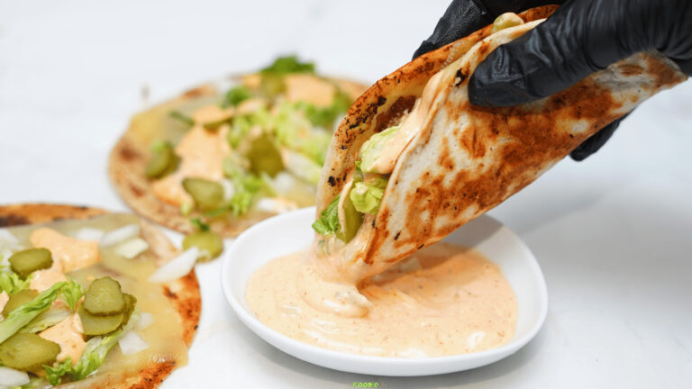 Easy Smash Burger Tacos - Plattershare - Recipes, food stories and food lovers Easy Smash Burger Tacos - Plattershare - Recipes, food stories and food lovers
