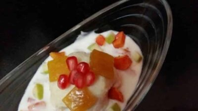 Sweet Bread Dumplings with Yogurt and Fruit.