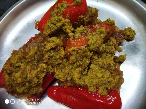 Hotless Stuffed Red Chilli - Plattershare - Recipes, food stories and food enthusiasts