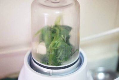 Healthy Spinach Spaghetti with Toasted Sunflower Seeds.