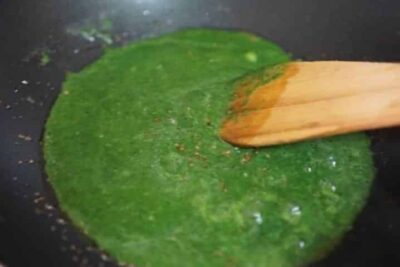 Healthy Spinach Spaghetti with Toasted Sunflower Seeds.