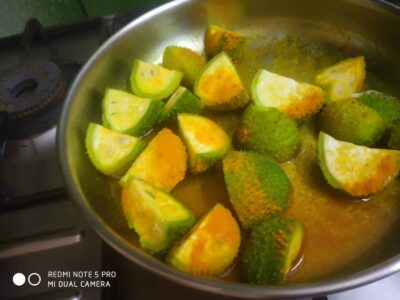 Kakrol with cherry tomato
