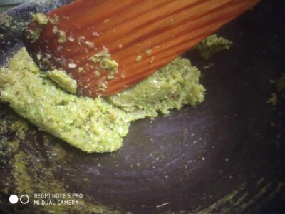 Green chana dessert